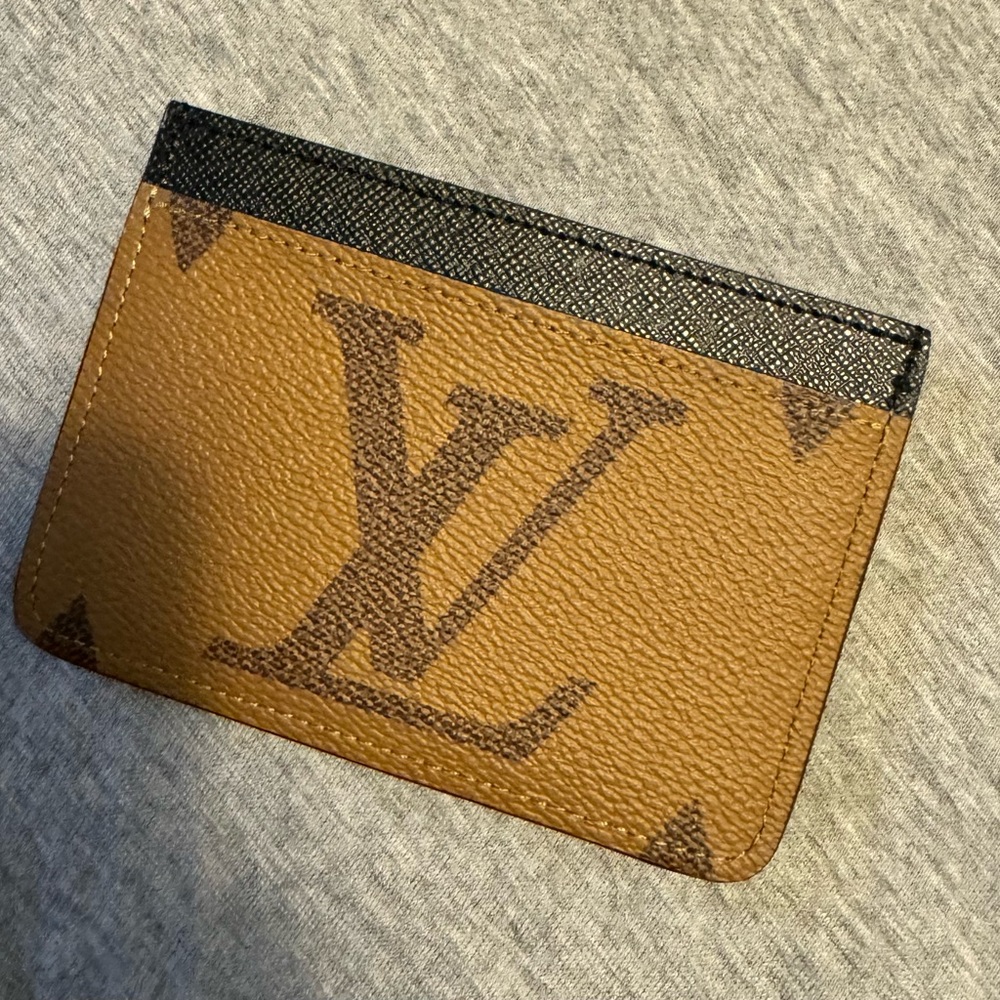 Louis Vuitton side up card holder reverse monogram